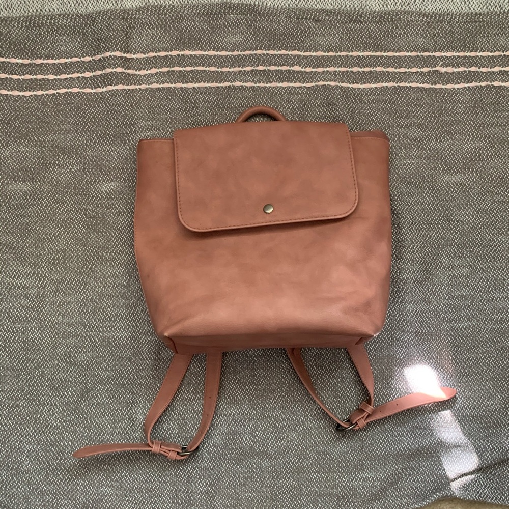Universal Thread Backpack